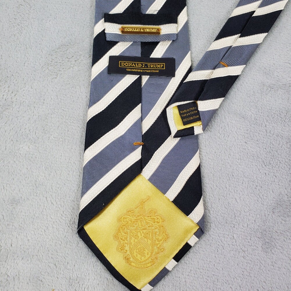 Donald Trump Signature Collection Repp Neck Tie Striped Silk 4"W x 62"L